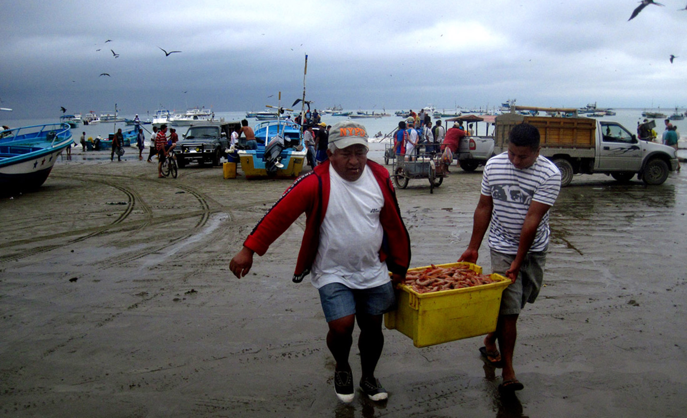 Beach landing / market in Ecuador